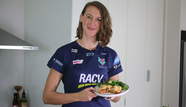 Dineamic Ambassador | Emily Mannix from the Melbourne Vixens