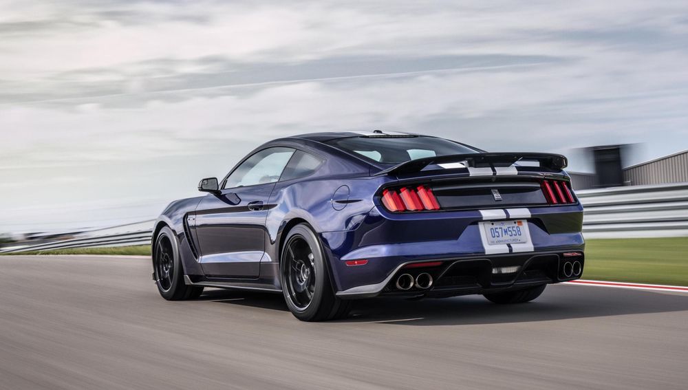 Ford Mustang Shelby GT350R vista posterior