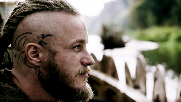 Ragnar Lothbrok's raven tattoo in his temple