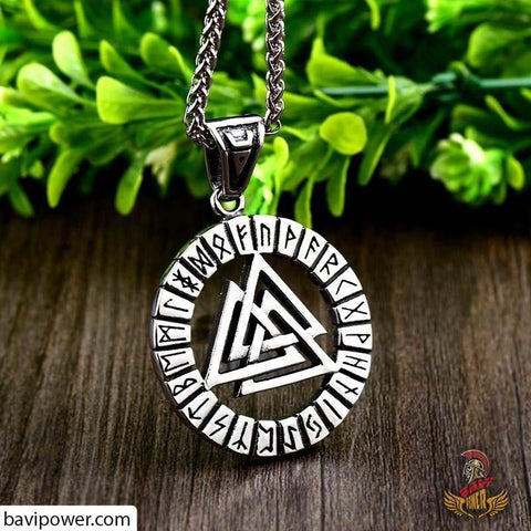 Valknut necklace is a sign of Odin worshipping 