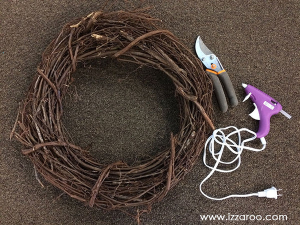 DIY Succulent Grapevine Wreath - IZZAROO