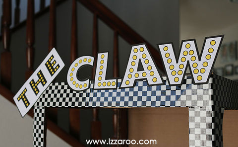 IZZAROO - DIY The Claw Machine Game Halloween Costume