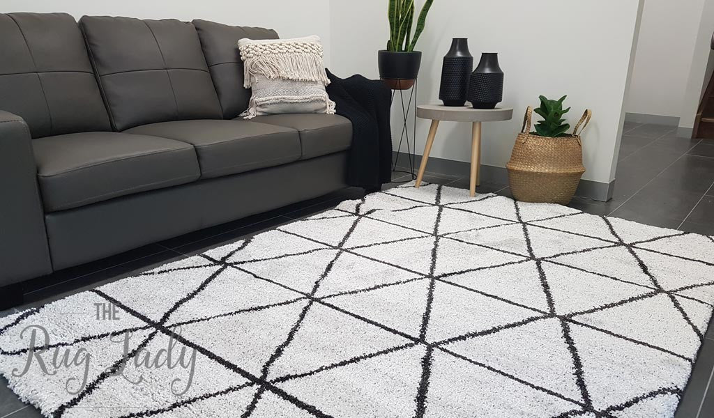 Hunter Plush Ivory Tribal Rug