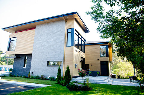 Ambiance de spa urbain unique. Mascouche et Terrebonne. Locaux modernes et lumineux. - Esthétique Pure Beauté