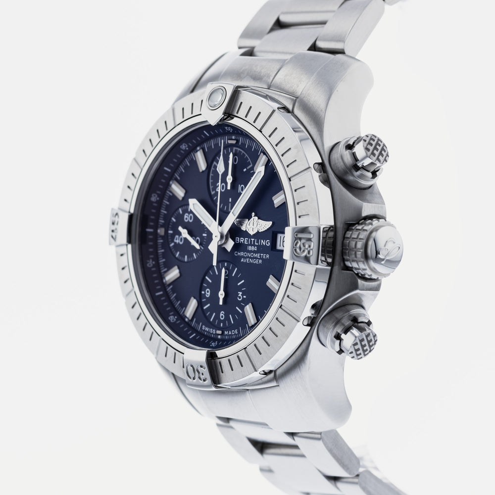 Breitling Avenger A13385 2