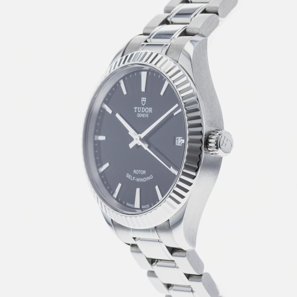 Tudor Style 12310 2