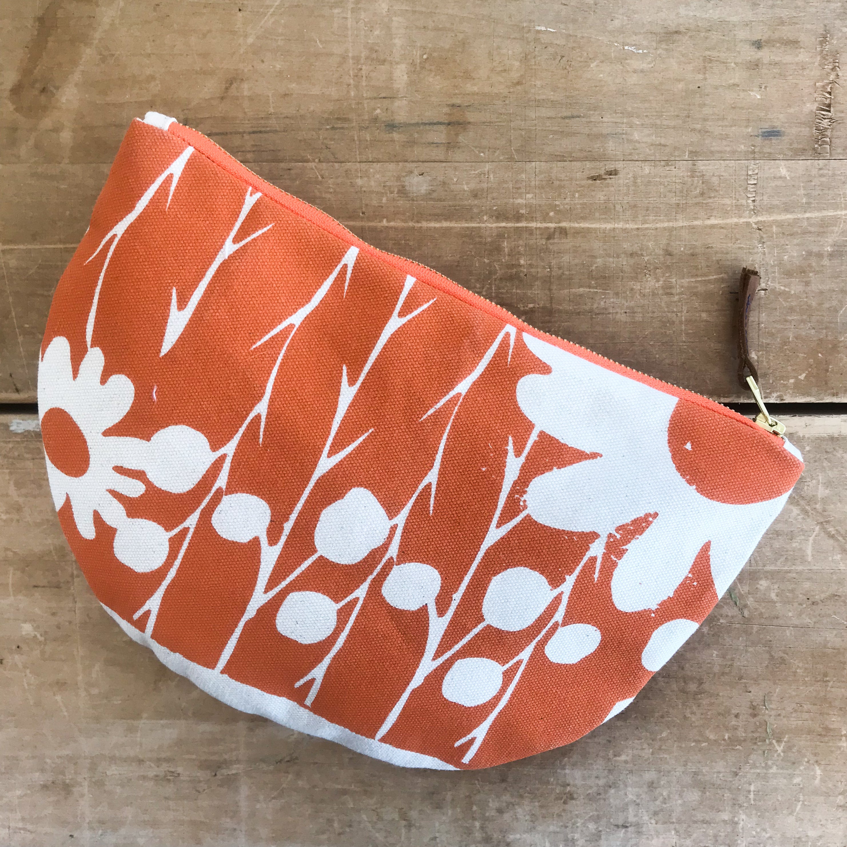 MANGO DAISY THORN HALF MOON BAG