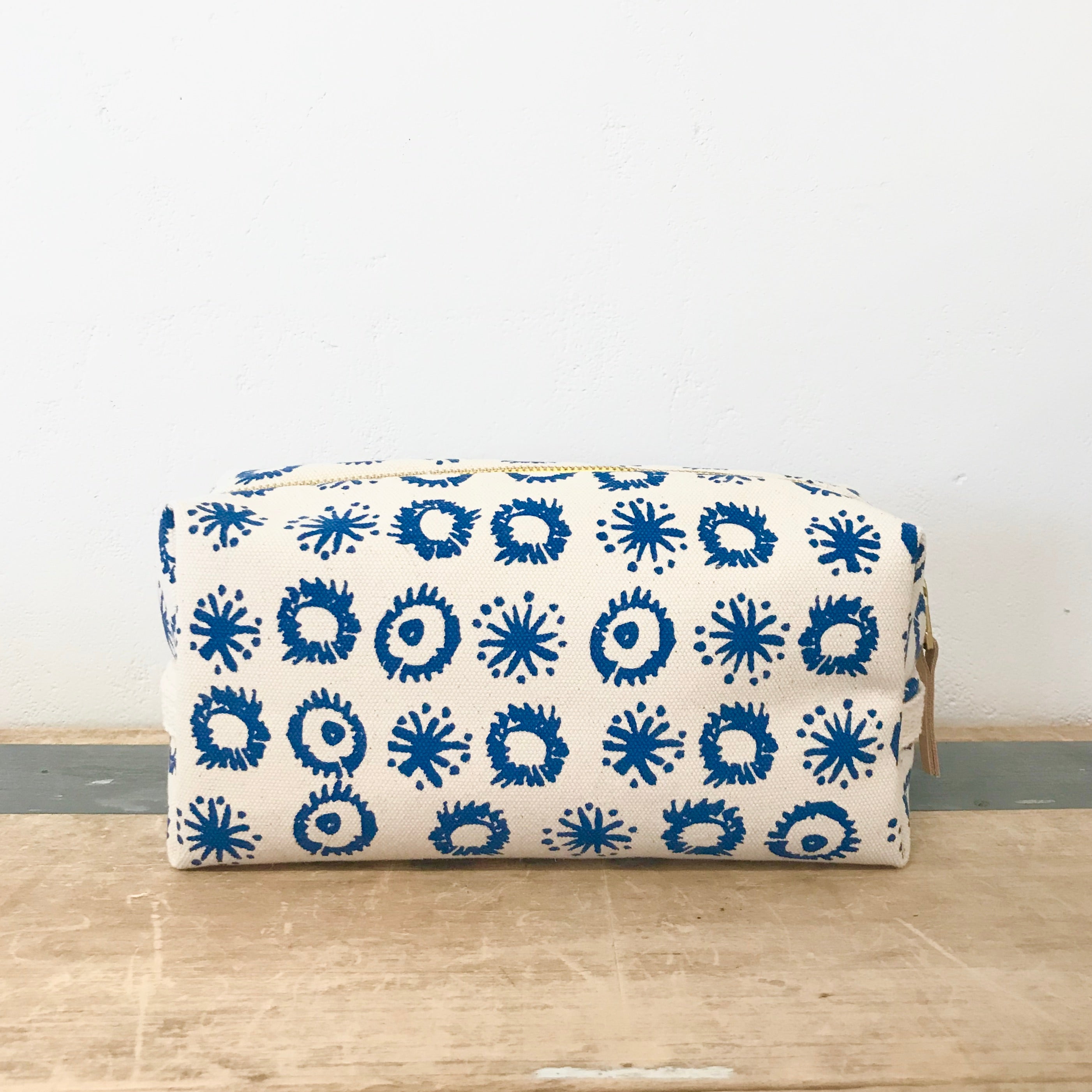ROYAL FIREWORKS DOPP KIT