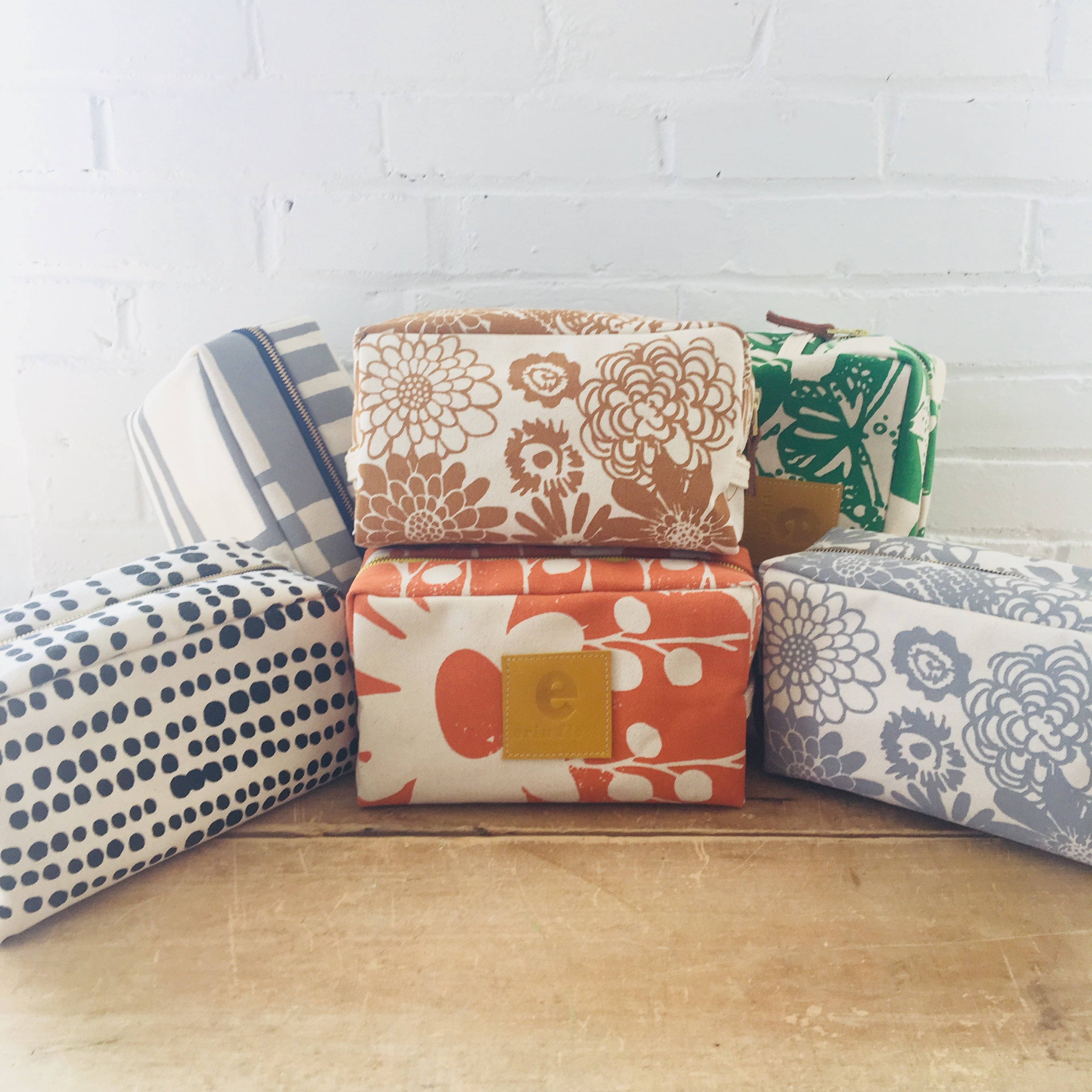 NAVY LOLLIPOP DOPP KIT