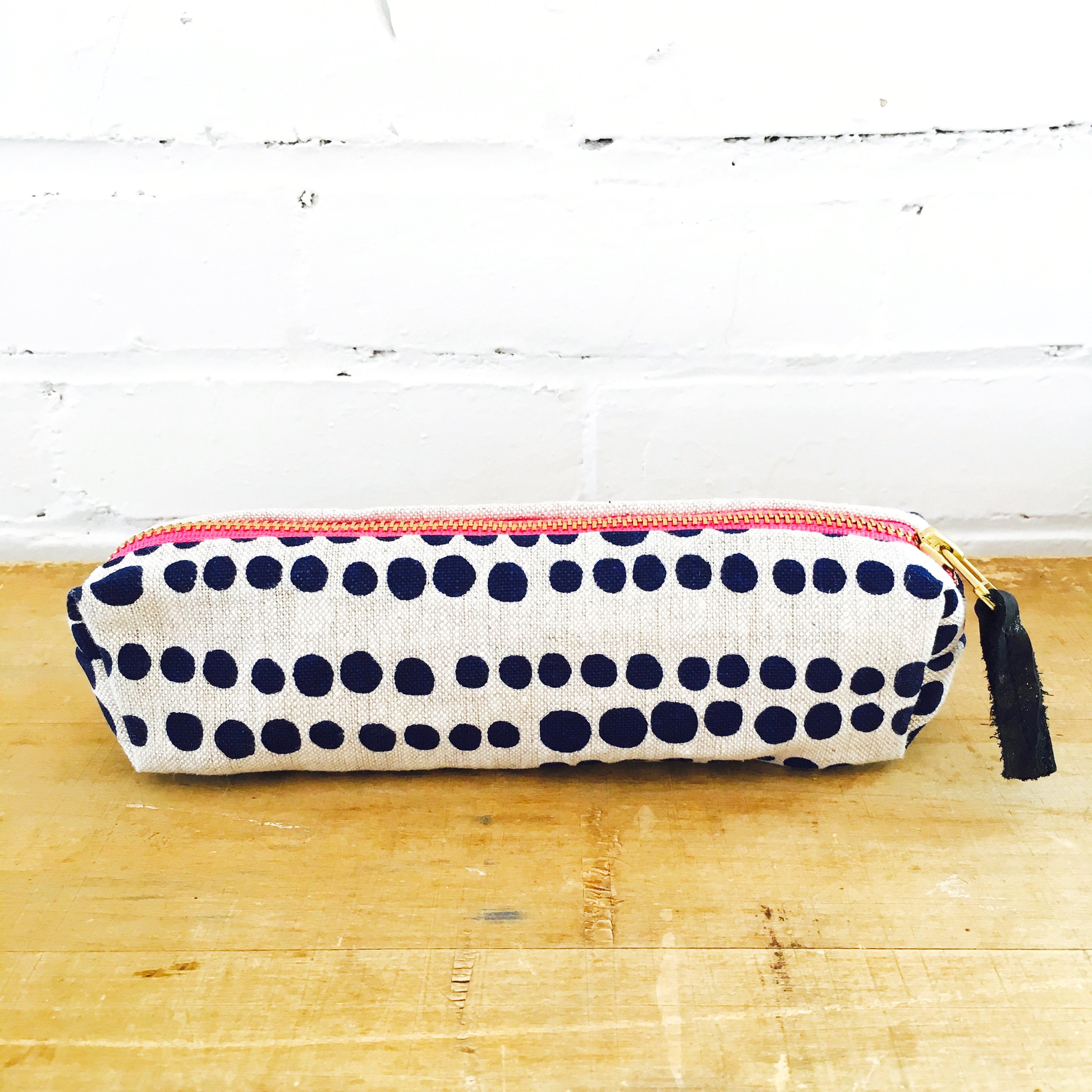 NAVY HILARY ZIPPER BAG