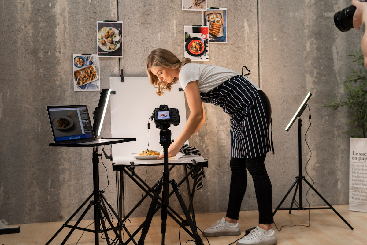 pro foodie kit double led light and photo table kit