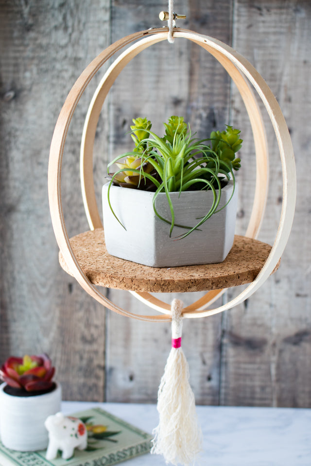 How to make a DIY hanging shelf using an embroidery hoop