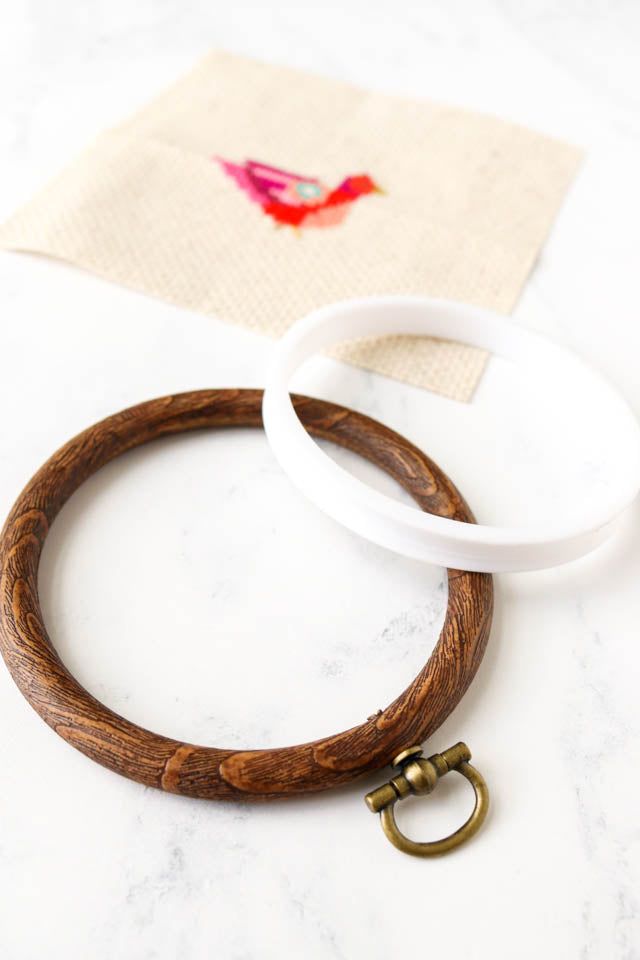 How to use faux wood flexi hoops for cross stitch and embroidery