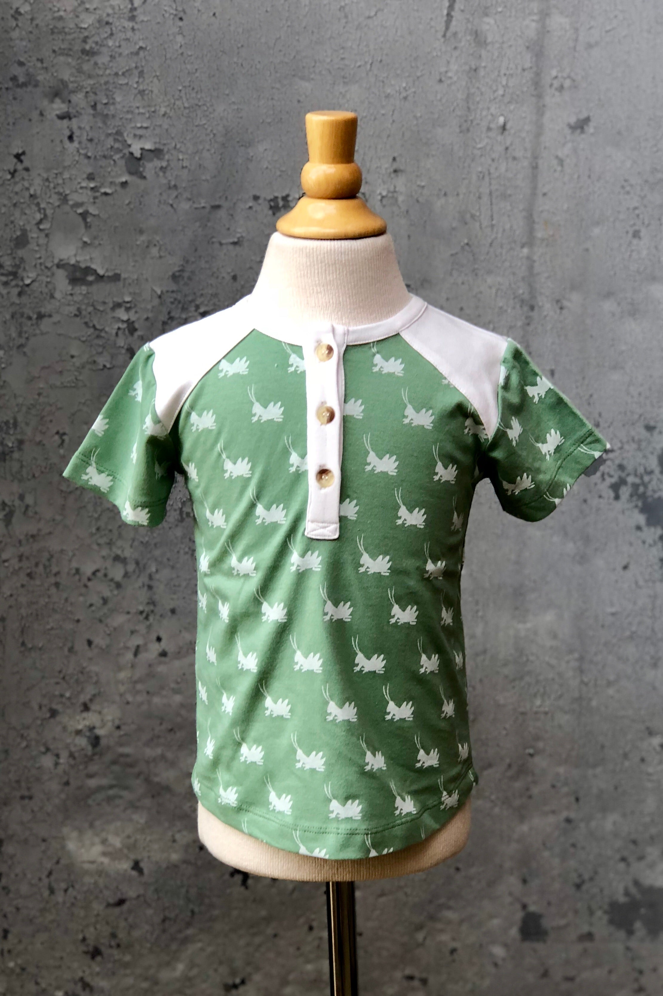 Henley Tee-Green Grasshopper