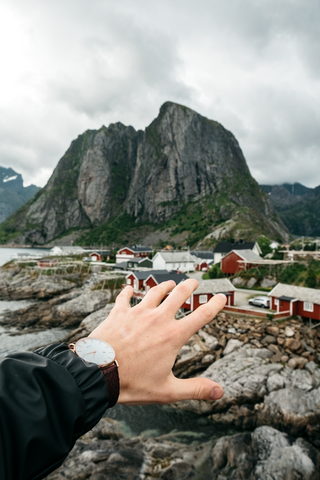 reine Lofoten berg watch salmon leather watch strap