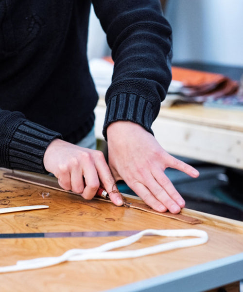 Korina Brewer makes eco friendly bags by hand from recycled sails, natural leather and waxed canvas.