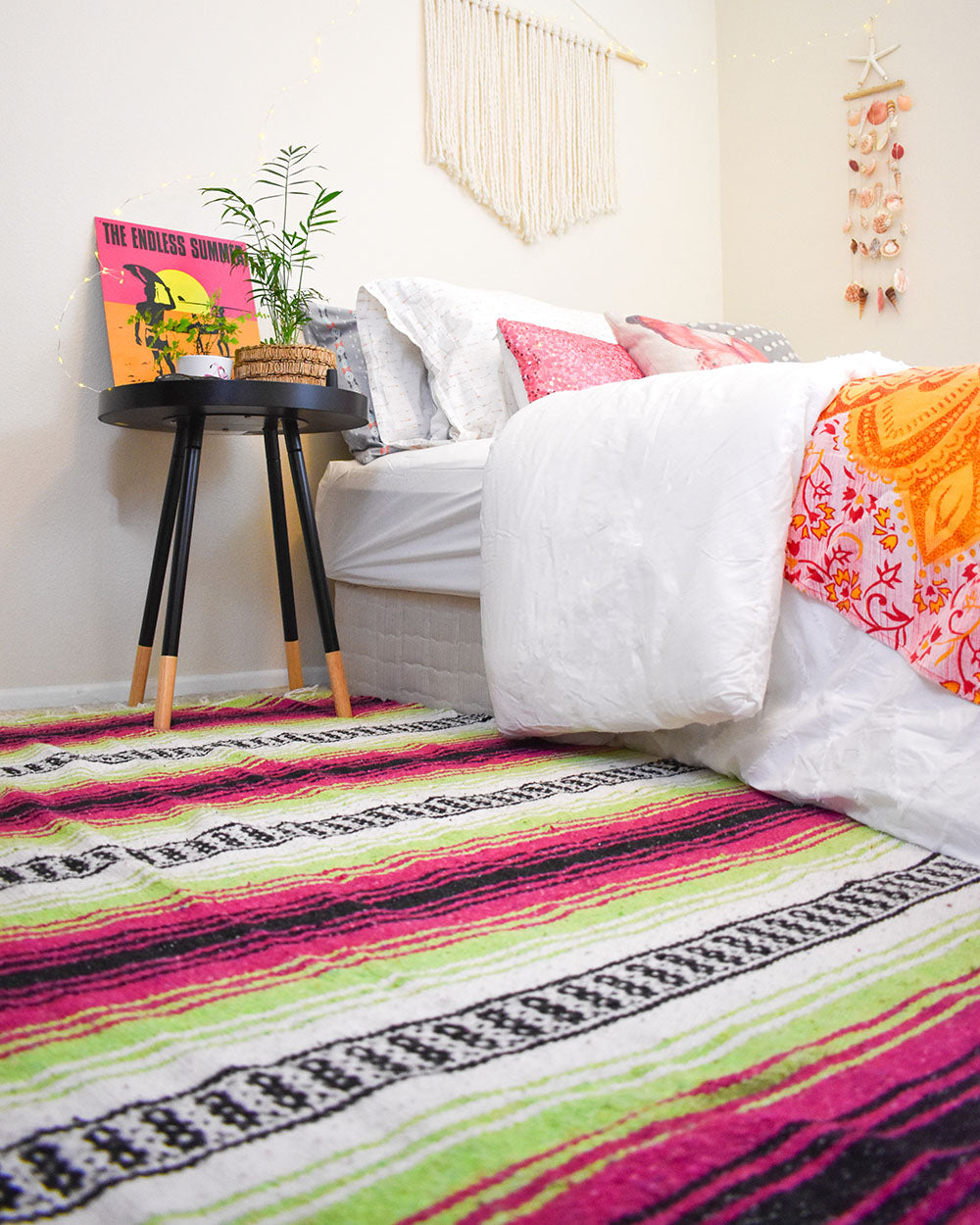 The Bohemian Fiesta Blankets are a true multipurpose blanket. Use it as a floor rug, a throw blanket on your bed or chair, hang on the wall, or take it with you to a grassy area for an outdoors study session or just to lay back relax and look up at the sky. 