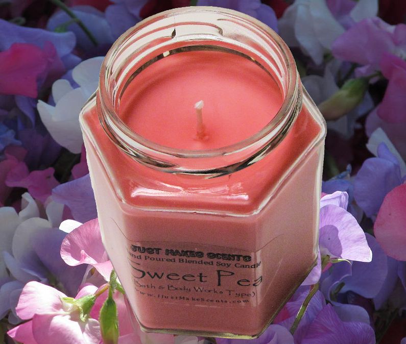 Sweet Pea Scented 8oz Candle LOVE
