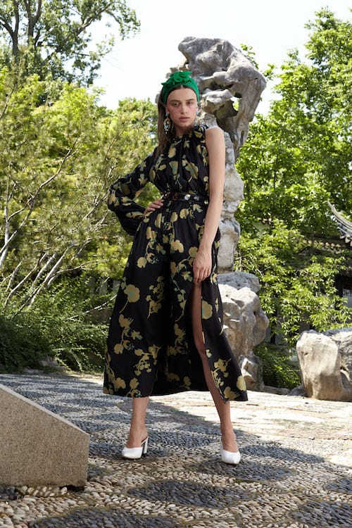 Cynthia Rowley Resort 2018 Look 11 featuring a one sleeve maxi dress in metallic poppy print silk twill