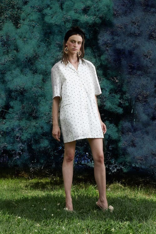 Cynthia Rowley Resort 2018 Look 4 featuring a rosebud printed cotton cabana shirt dress