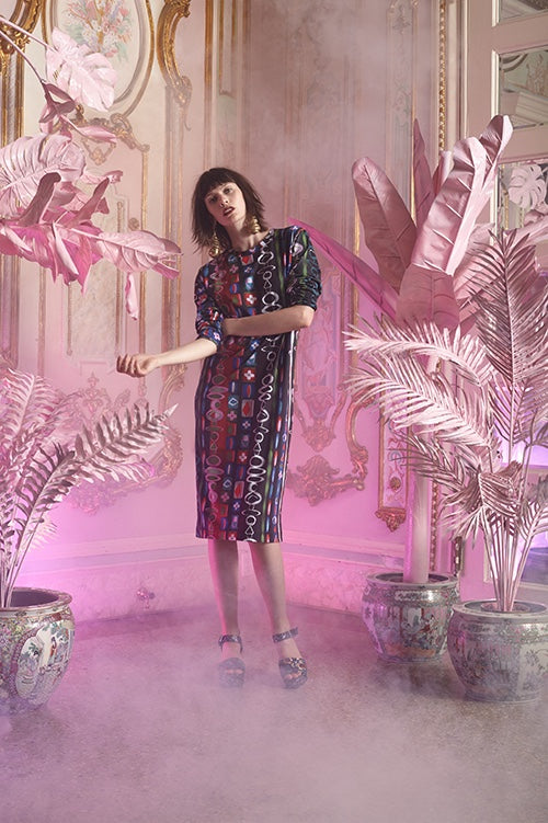 Cynthia Rowley Resort 2016 look 6 featuring an abstract printed cotton knee length t-shirt dress