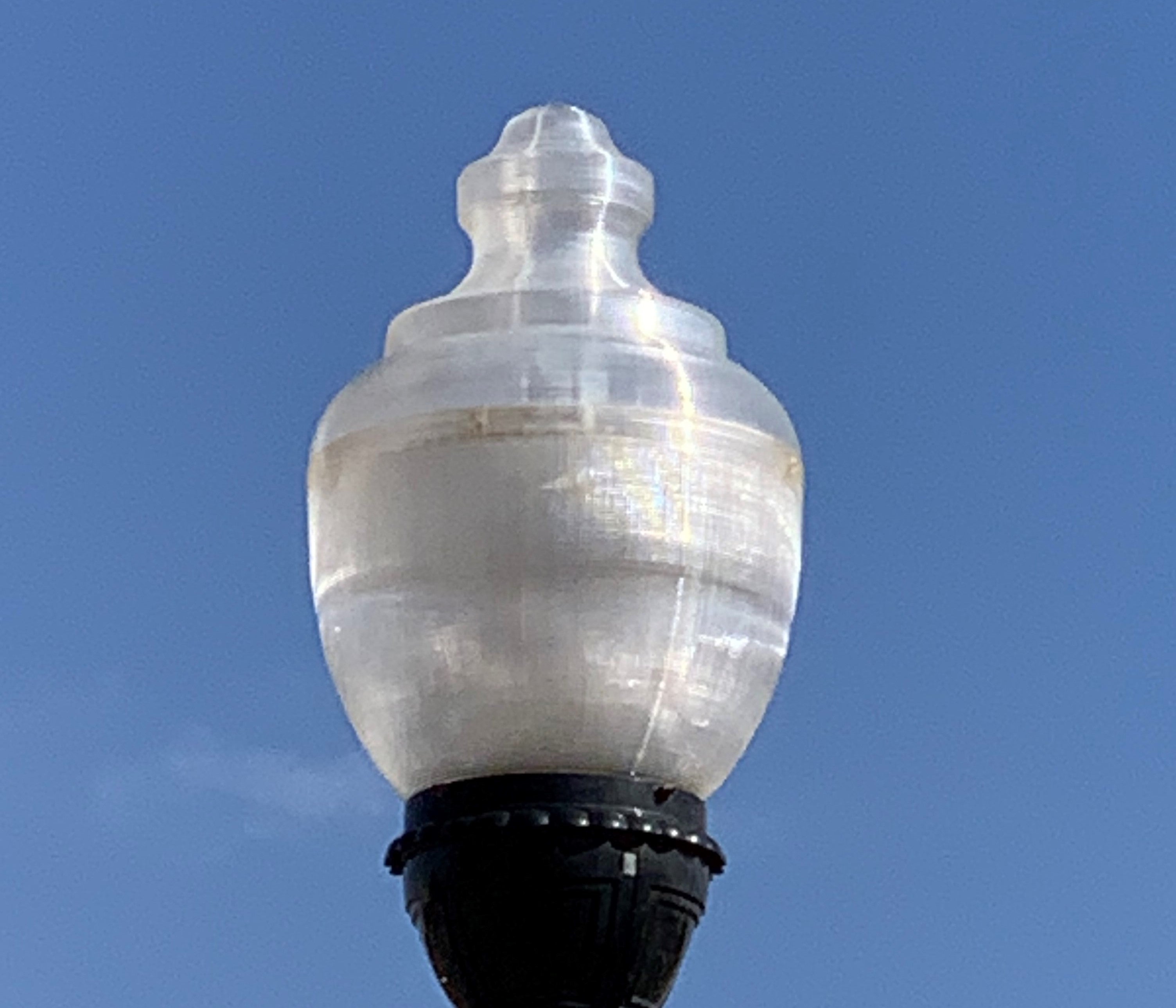 pole light globe replacement