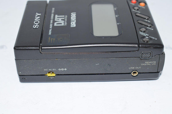 SONY TCD-D3 DAT Digital Audio Tape recorder Walkman Carrying Case