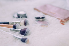 clean makeup brushes