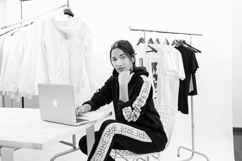 REER3: Die Gründerin des Nachhaltigen Fashion Start-ups REER3 - the wearness online-shop