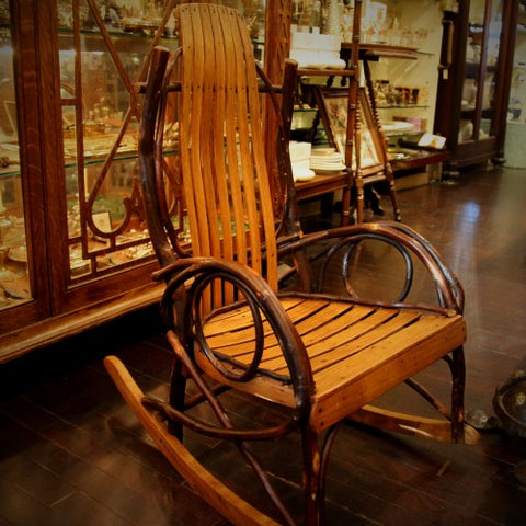 Amish Bentwood Rocking Chair (LEO Design)