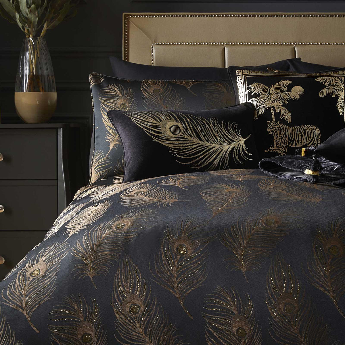 Dandy Feather Jacquard Black & Gold Duvet Cover Set Collection – Ideal