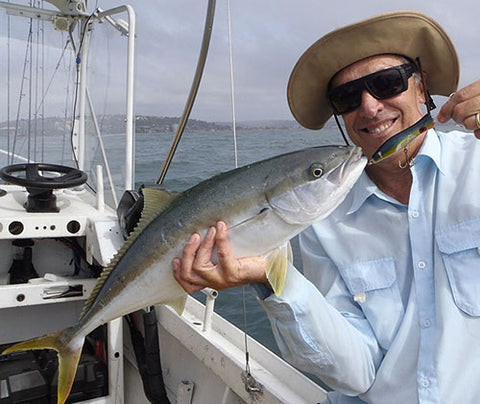 Catching Kingfish at Longreef using poppers