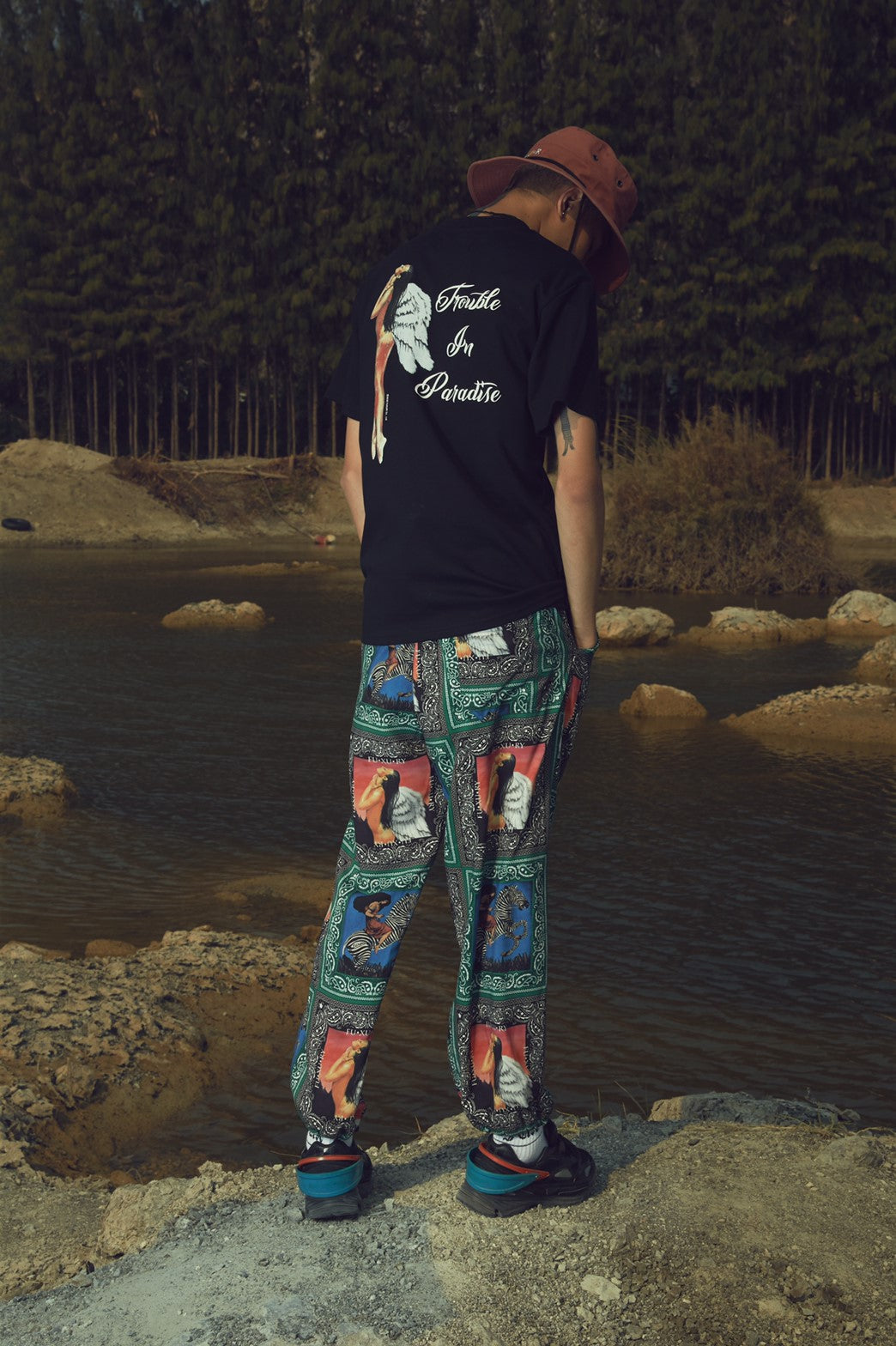 "PARADISE" BLACK TEE