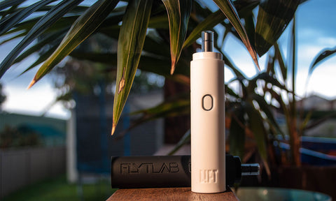 white LIFT and black LIFT vaporizer