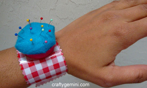 How to Make a Pin cushion Bracelet Tutorial Free Pattern with KAM snaps no-sew button fasteners