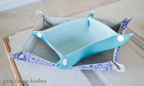 How to Make a Fabric Snap Tray Tutorial Free Pattern with KAM snaps no-sew button fasteners