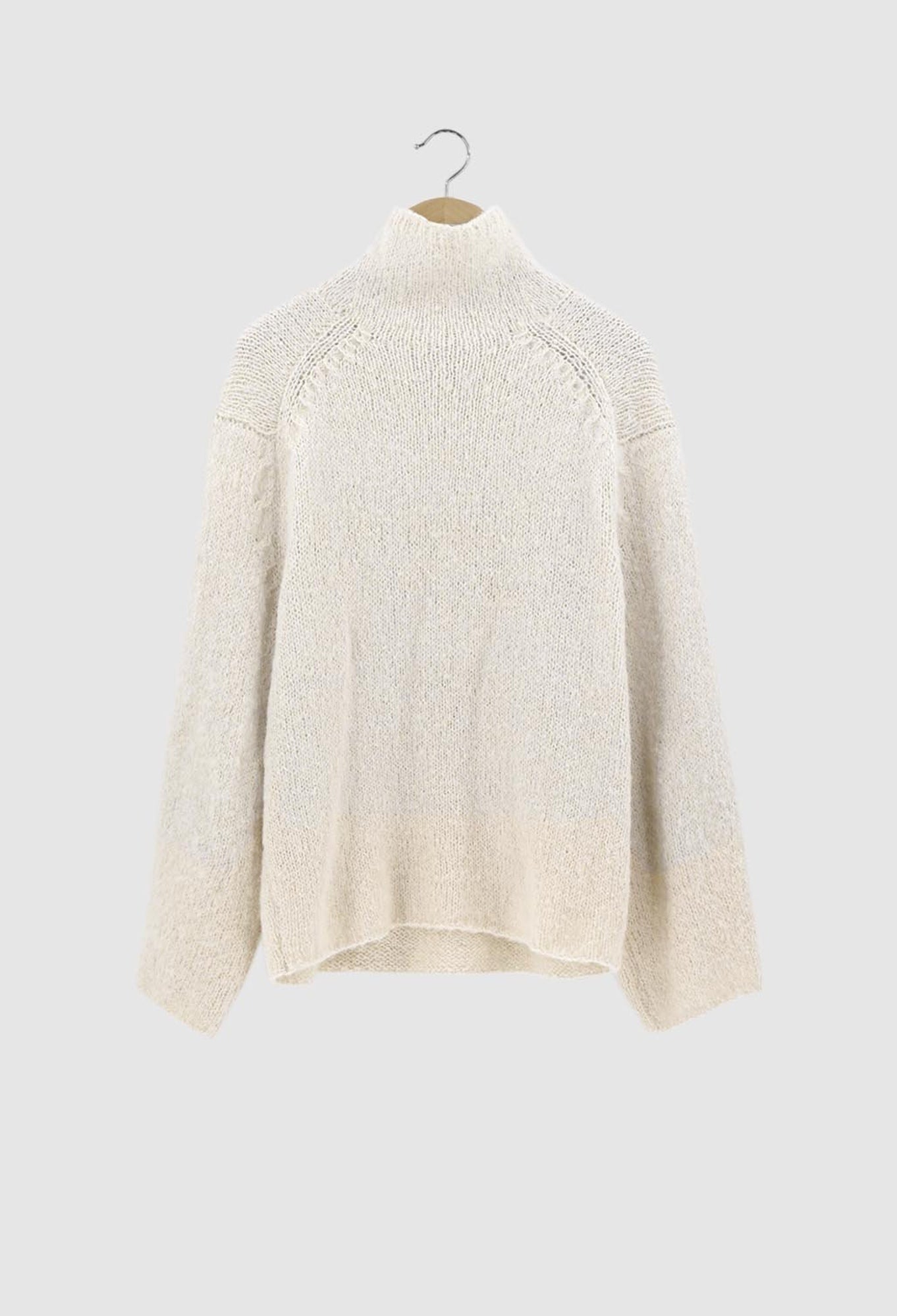 JULIA JENTZSCH - YUNA - Alpaca hand-knit oversized turtleneck in