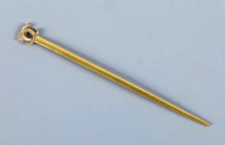 Catherine de Medici's gold hair stick