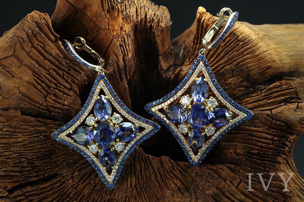 Iolite and diamonds earrings