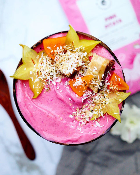 pink pitaya smoothie bowl