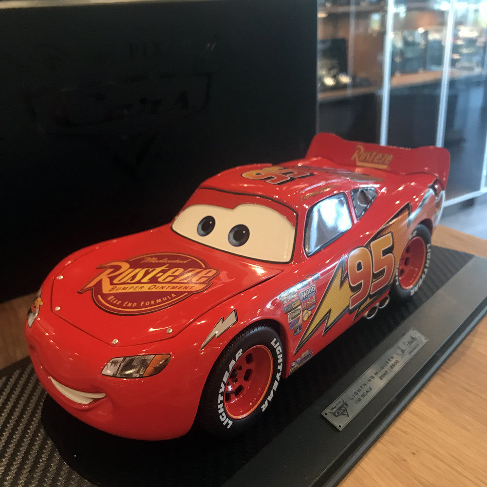 Schuco 1/18 Disney Lightning McQueen Movie Car With Showcase Red 45003