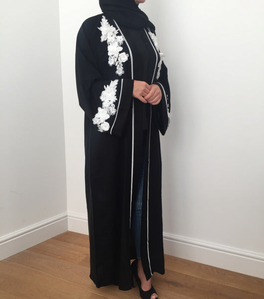 black and white abaya