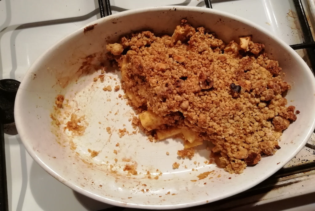 Healthy Apple Crumble with Oats and Nuts
