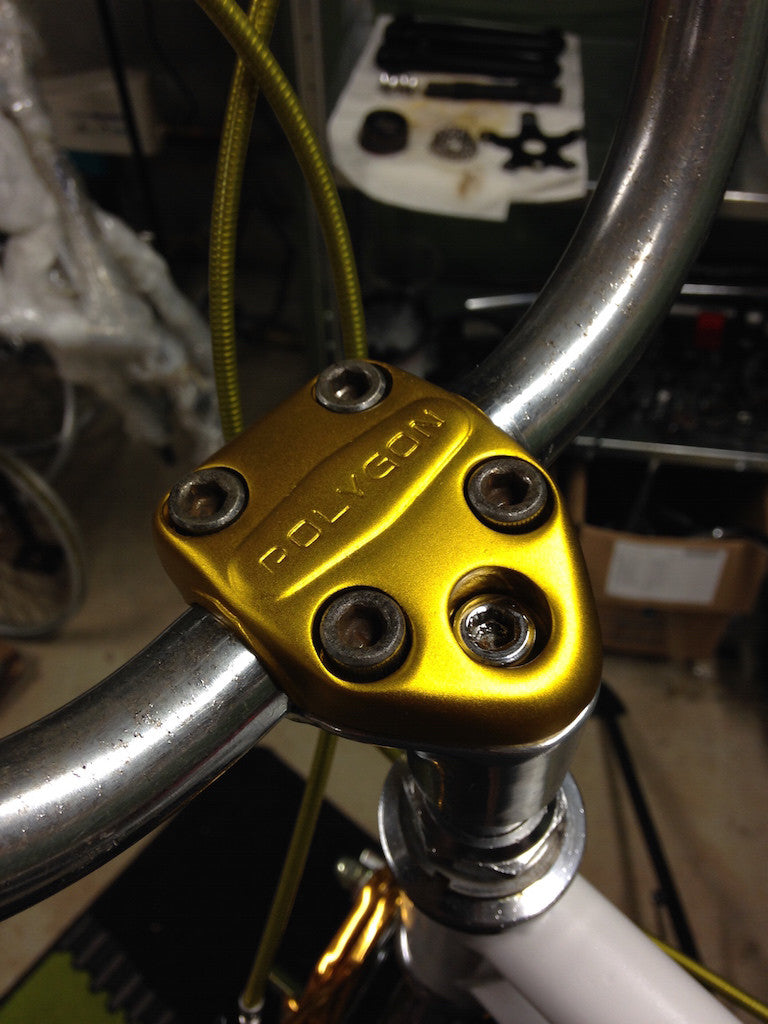 Polygon Stem Top Gold