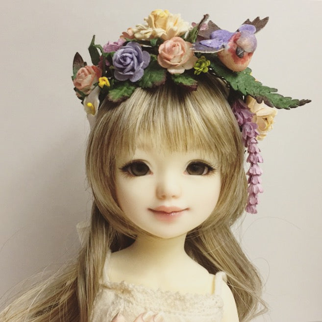 Unoa Chibi wearing flower crown
