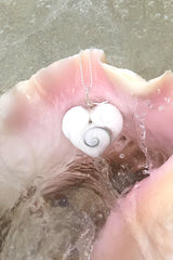 https://www.mombasarose.com.au/collections/fashion-necklaces/products/pendant-heart-of-shell