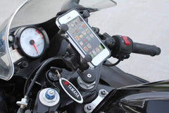 close-up-of-motorcycle-with-smartphone-mounted-behind-windscreen
