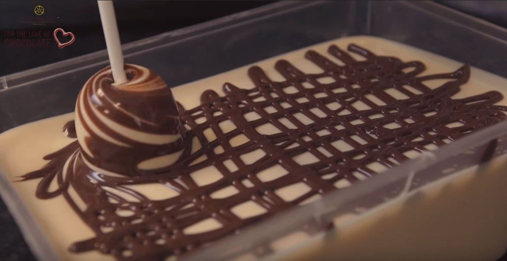 Chocolate Swirl Dip Design