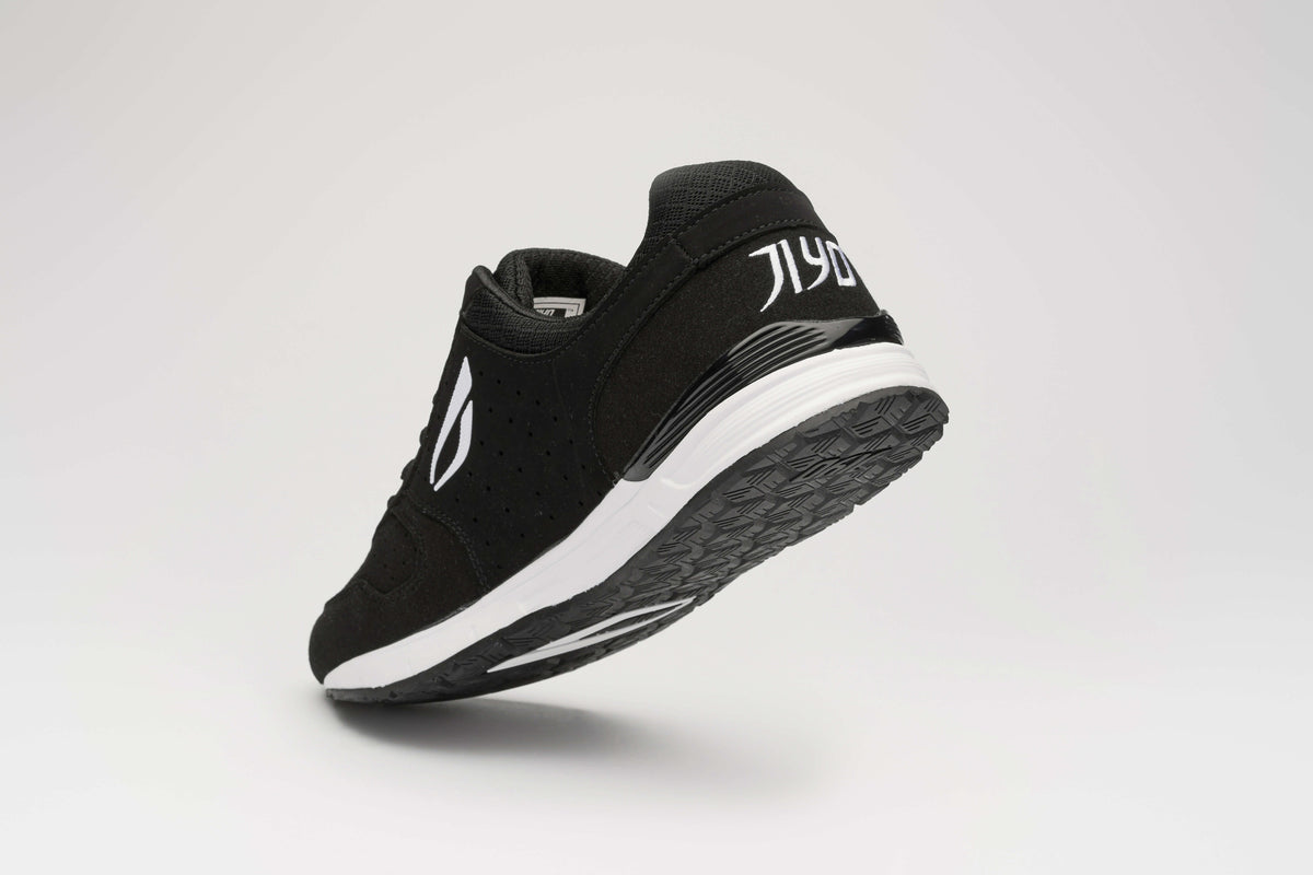 FLOW 2.0 PARKOUR SHOE - BLACK / WHITE 