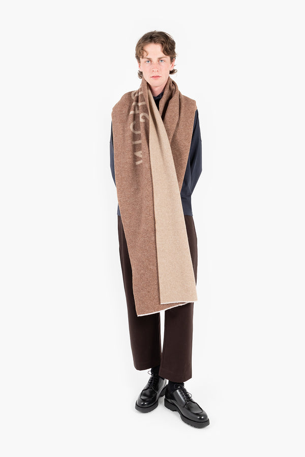 ファッション小物STUDIO NICHOLSON WOOL THE LOGO SCARF - マフラー ...